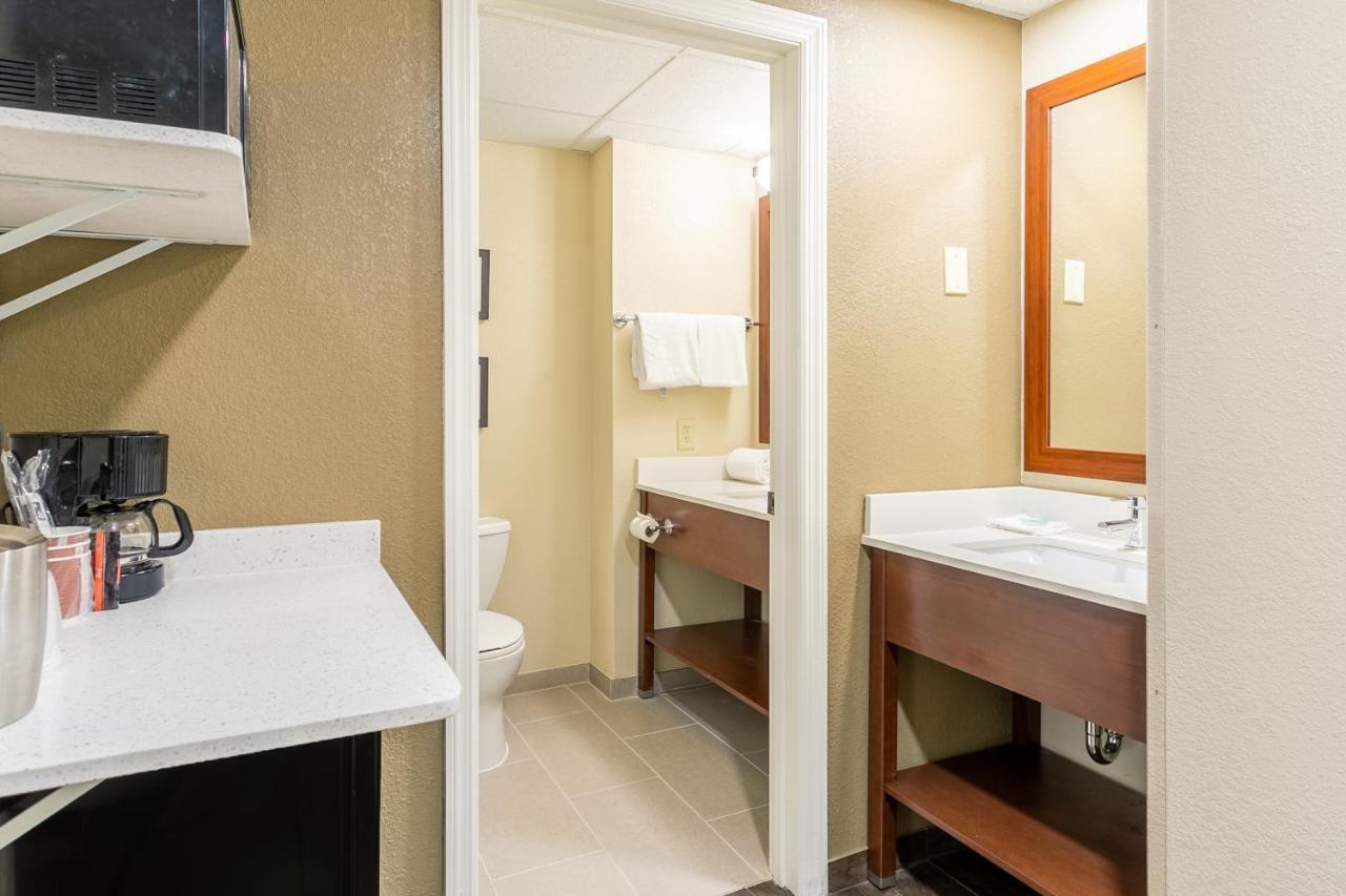Aspire Hotel And Suites Gettysburg Exterior photo